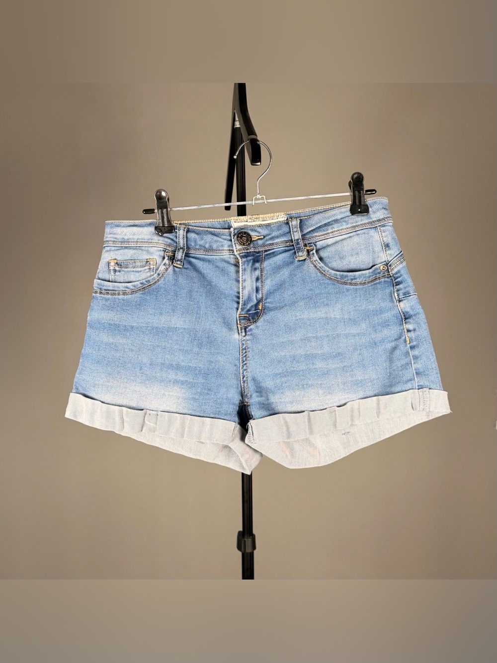 Vintage Y2K Hot Kiss Stretch Cuffed Denim Jean Shorts Light Wash Size 5 2000s